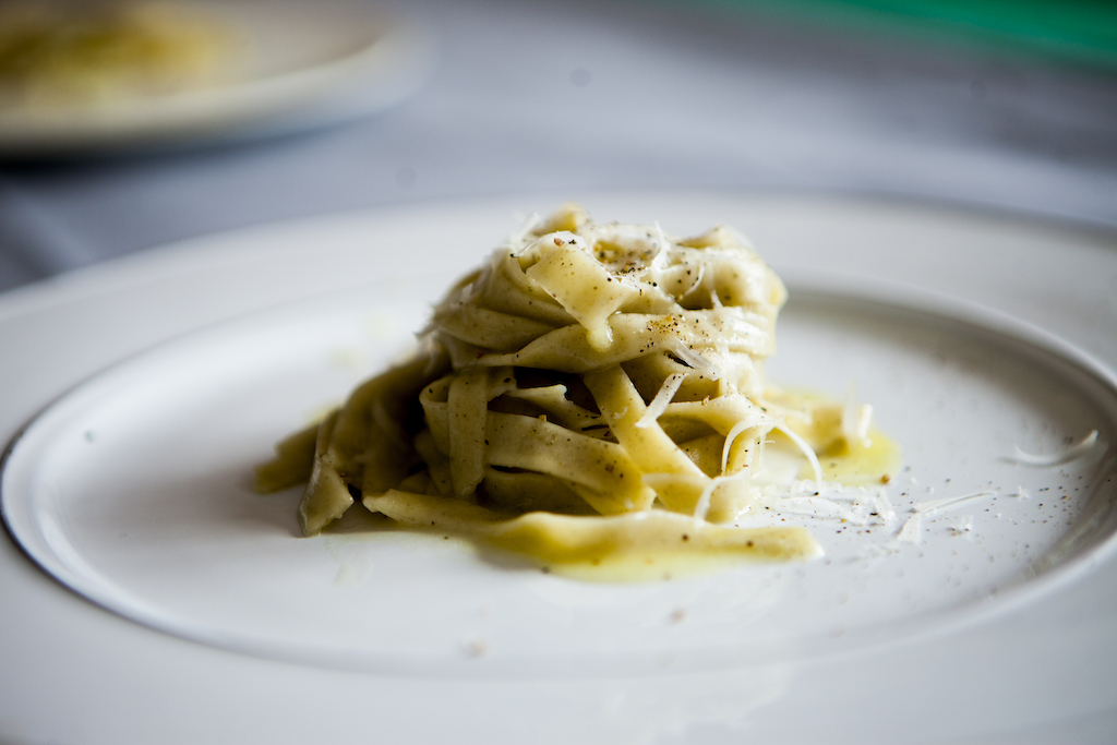 Tagliatelle saracene con provolone e arancia