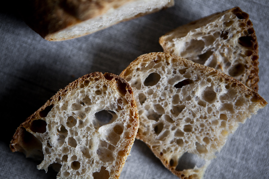 Pane a fermentazione naturale con licoli