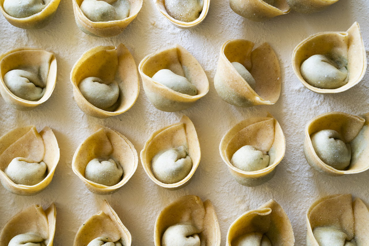 Cappellotti di farina di zucca e biete.