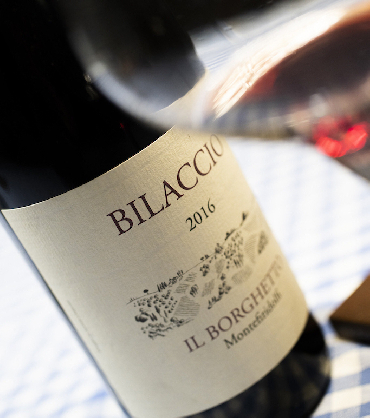 Bilaccio, vino toscano fatto di Sangiovese.