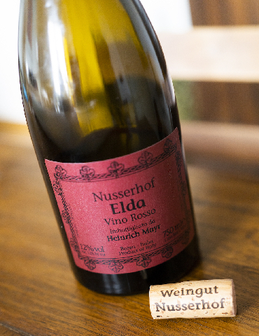 Un vino rosso che si chiama Elda, da Nusserhof