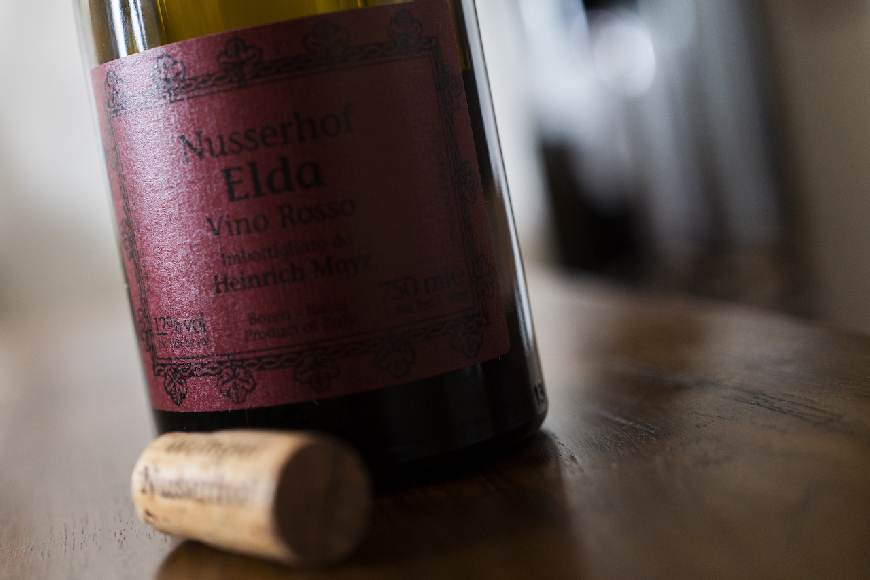 Un vino rosso che si chiama Elda, da Nusserhof